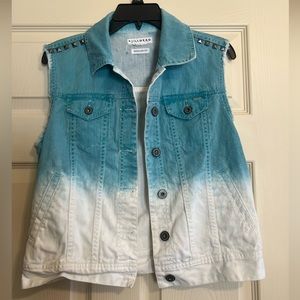 Sleeveless denim jacket